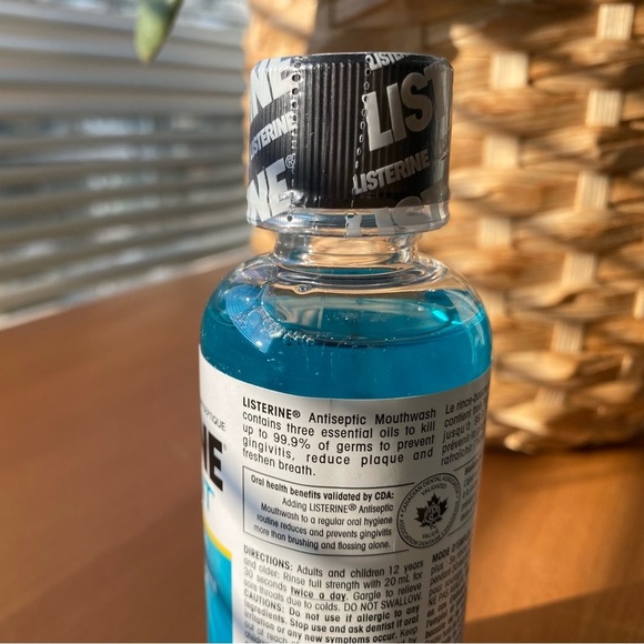 Listerine Cool Mint (2 travel size bottles) - Picture 4 of 5